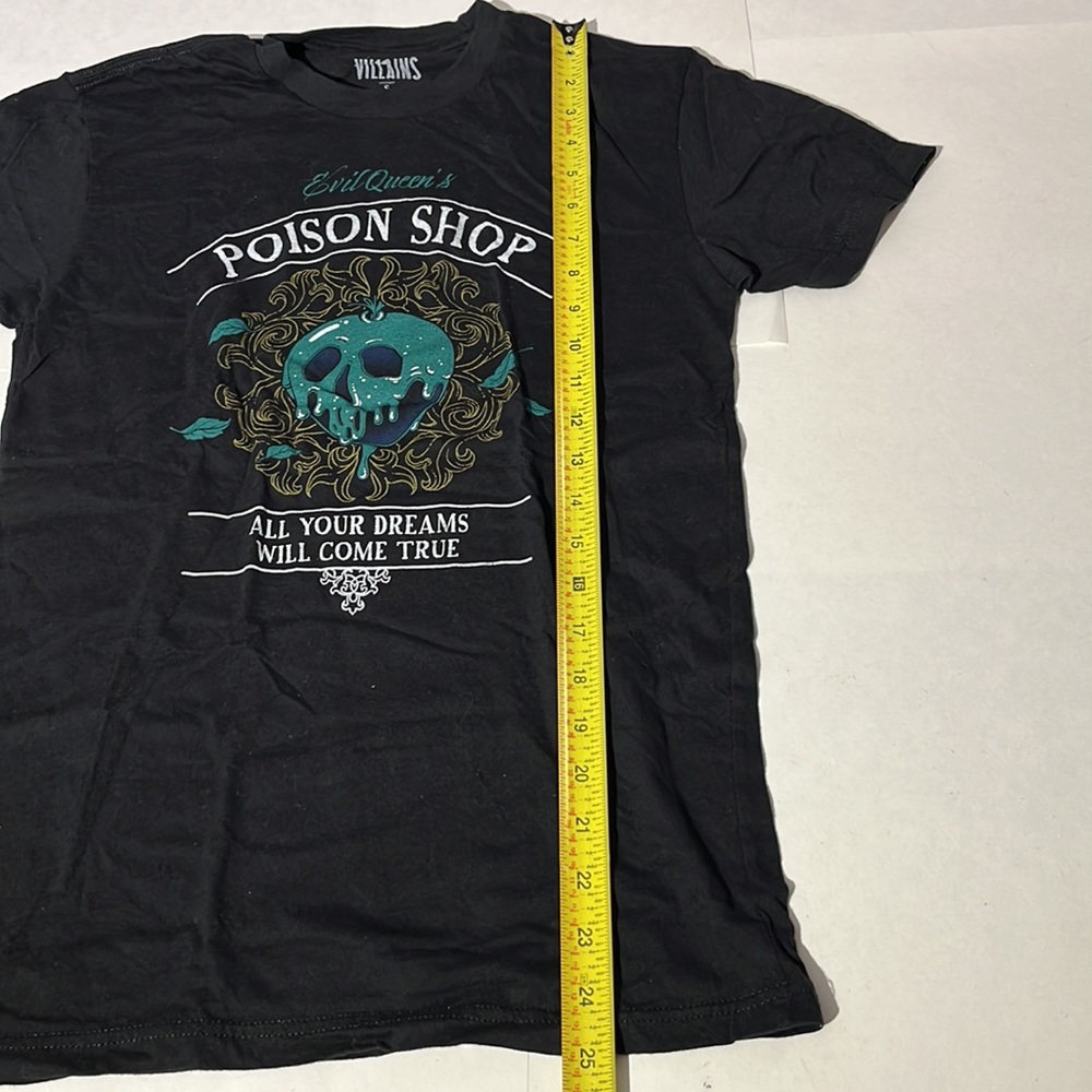 Disney Villains Evil Queen's Poison Shop t-shirt womens sz small BoxLunch - Picture 4 of 5